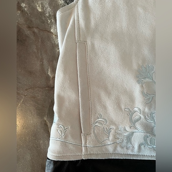 Lamarque Goat Suede / Leather Vest Light Grey with Flower Design Loose Fit - Picture 9 of 16